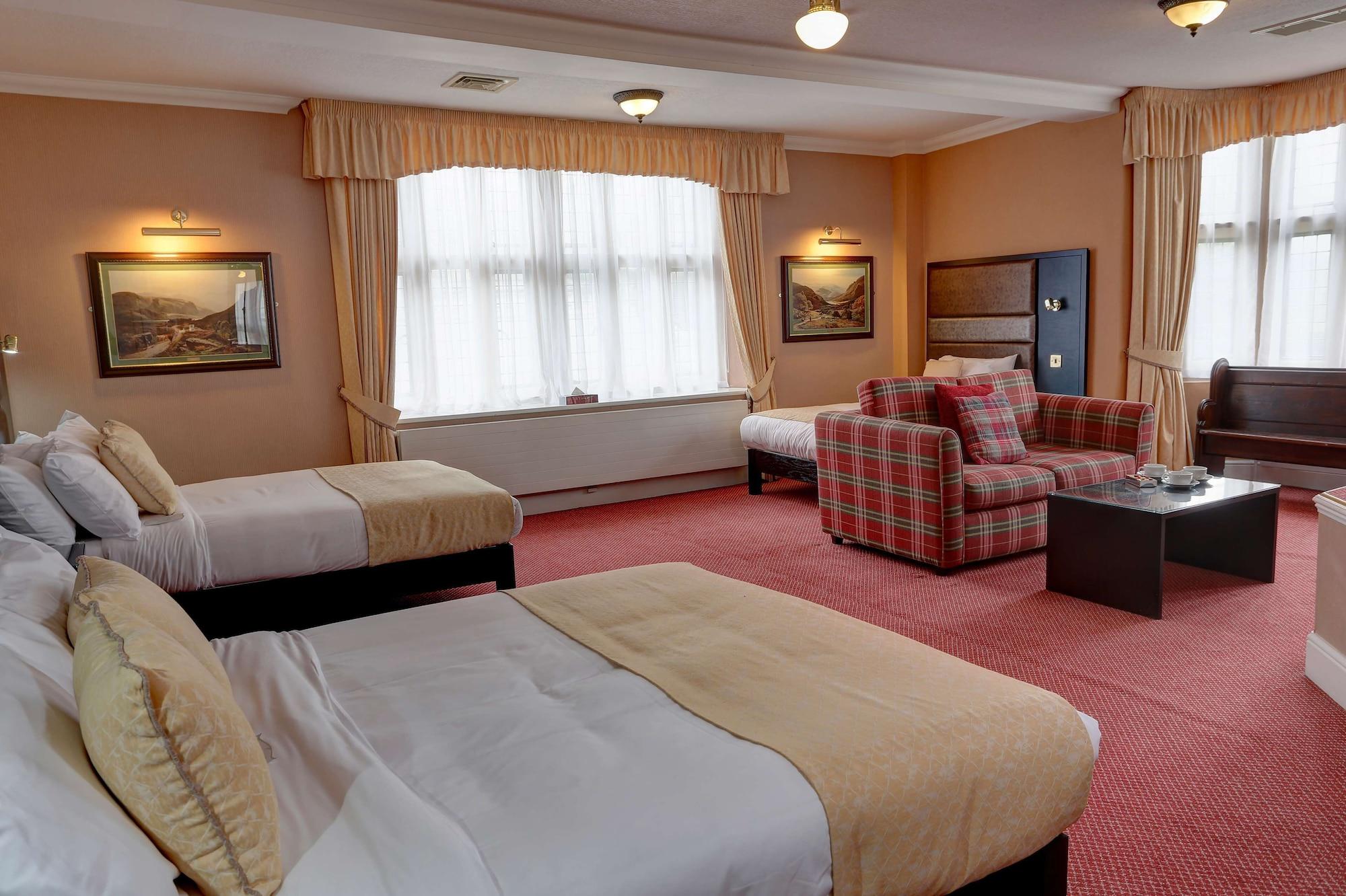 Отель Rogerthorpe Manor Понтефракт