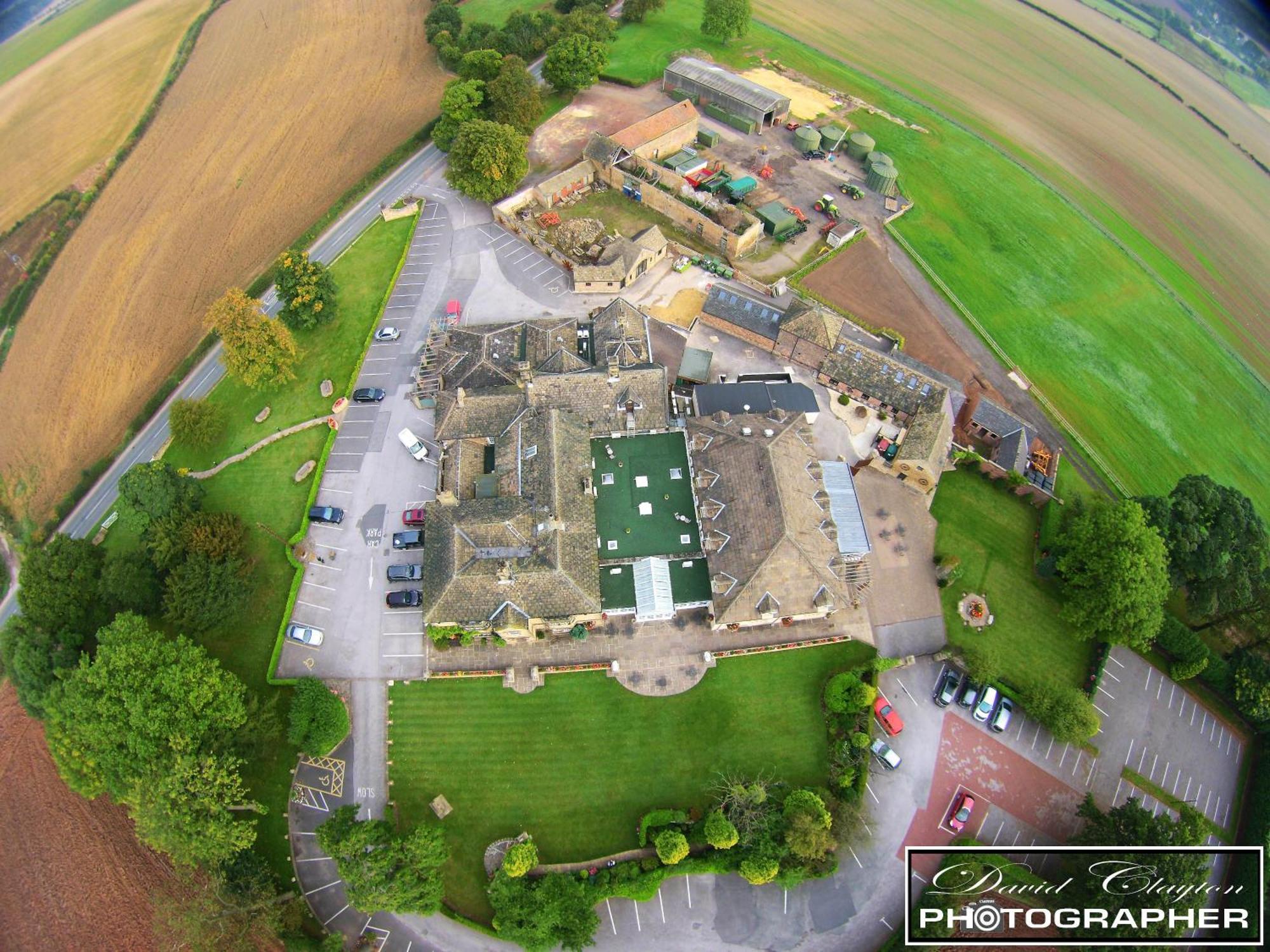 Rogerthorpe Manor Отель