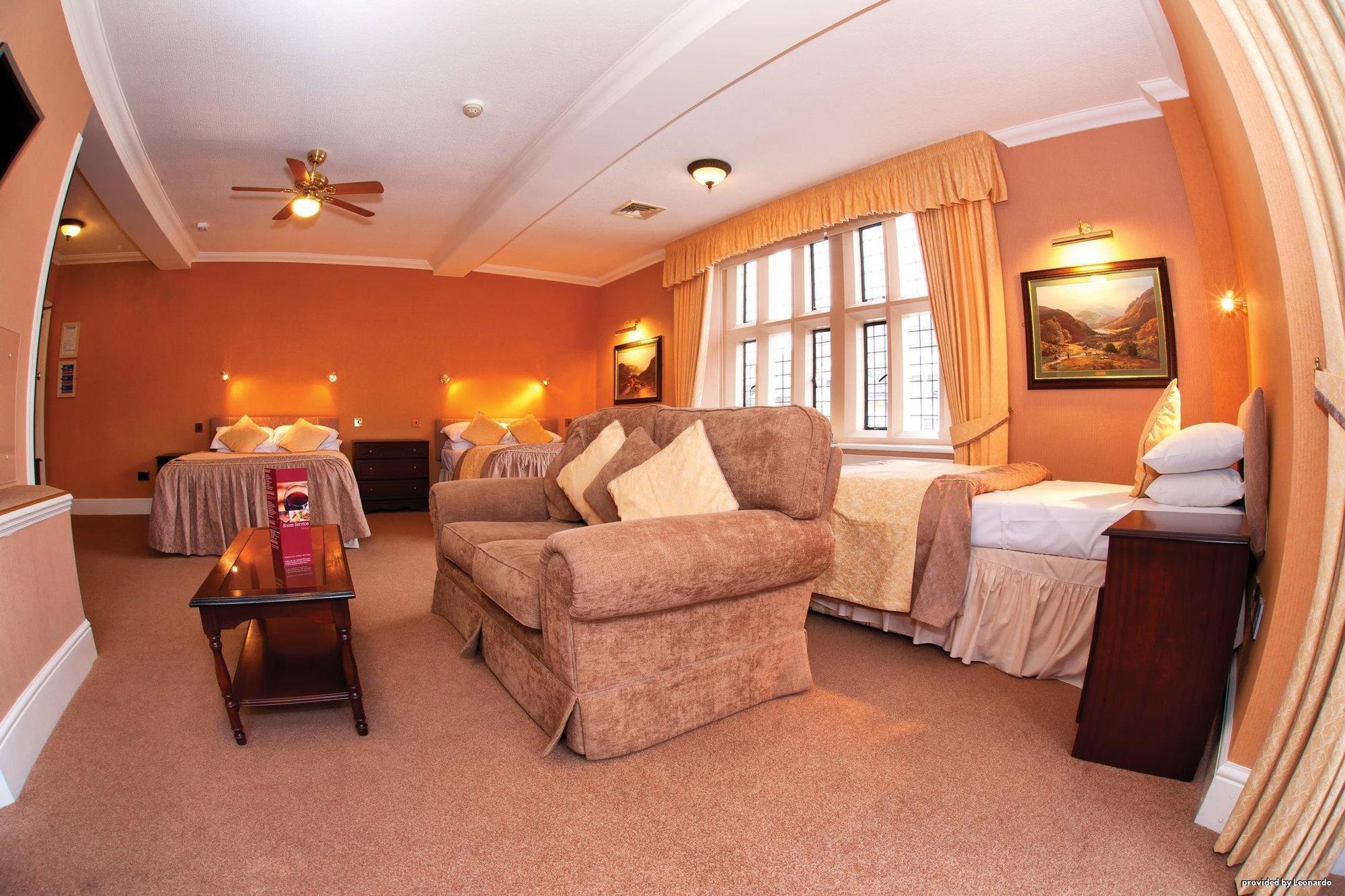 Rogerthorpe Manor Отель 4*