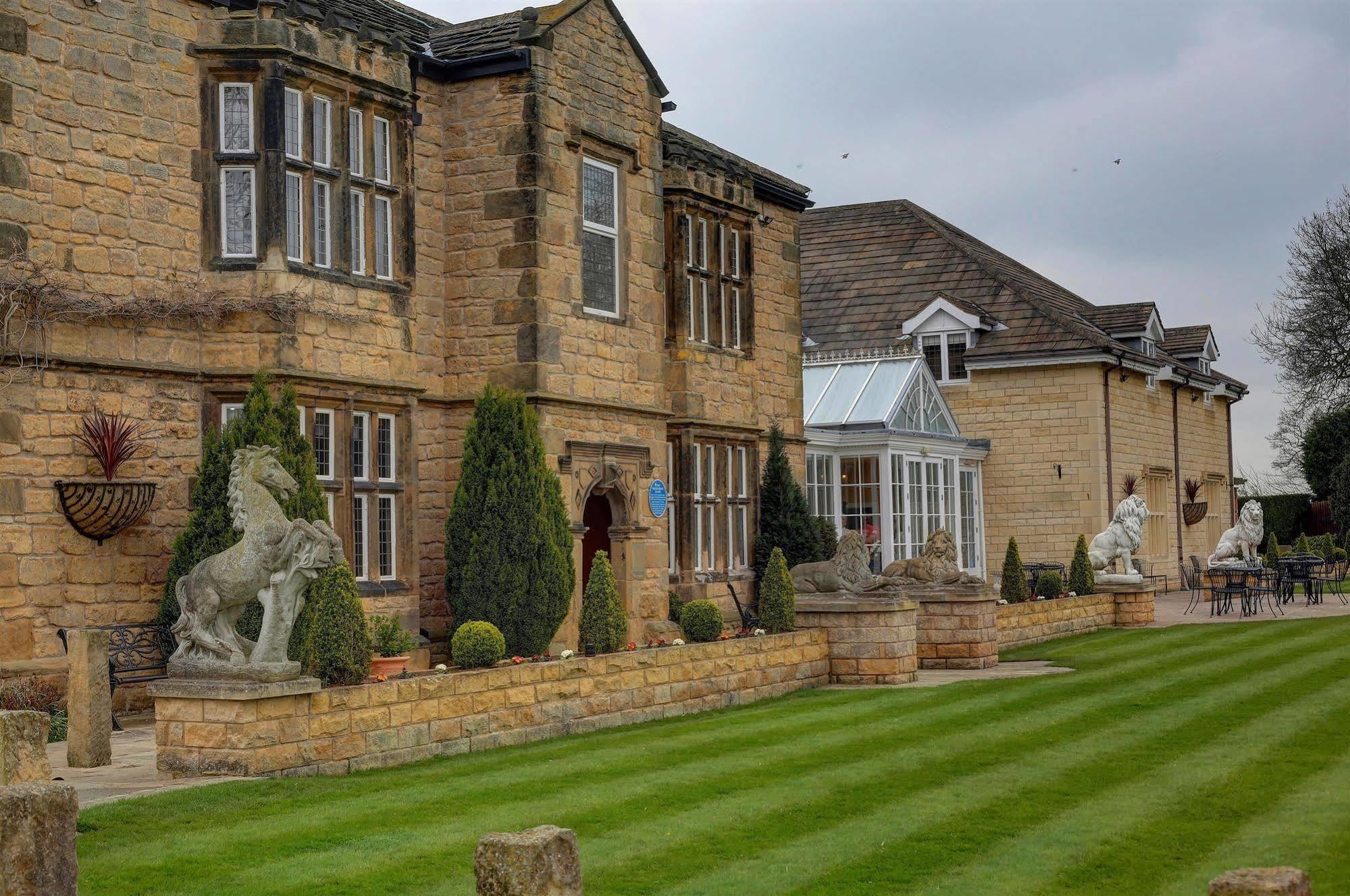 Rogerthorpe Manor Отель